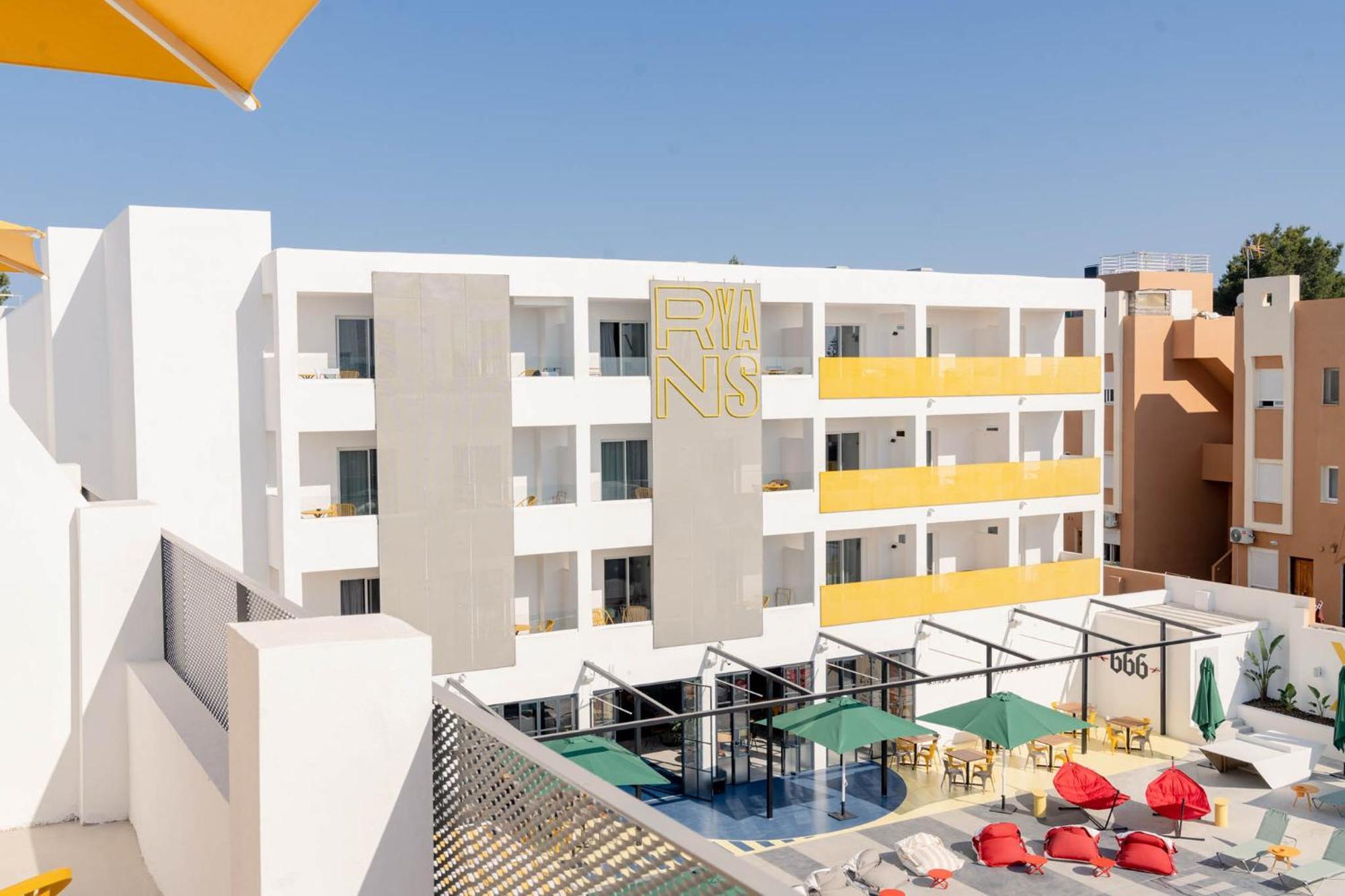 Ryans Lolas - Adults Only San Antonio (Ibiza) Exterior foto